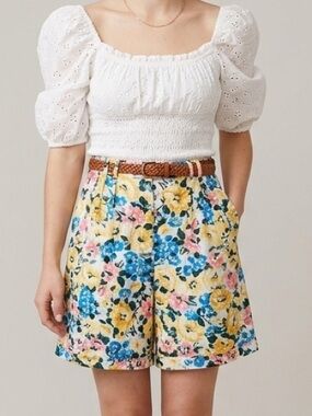 Vintage 90s High Waist Floral Shorts w/ Belt and Pockets Preppy Cottage Size 6